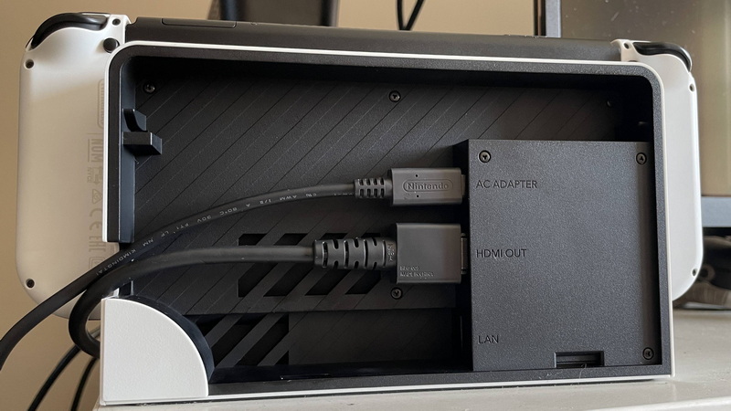 does switch oled dock scratch screen_4