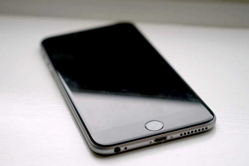 Does Iphone 7 Have Oled Screen?