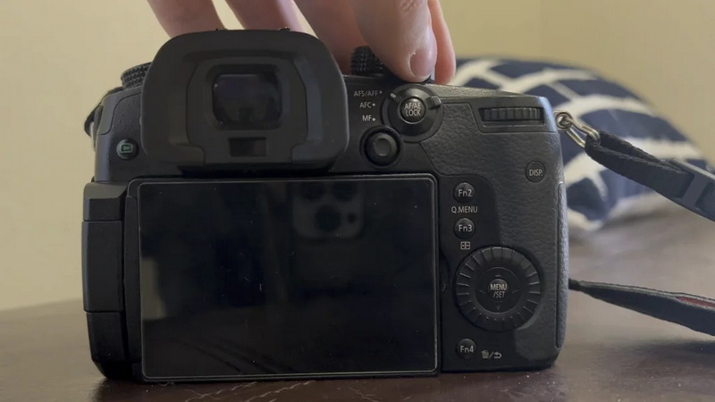 How To Turn Off LCD Display Gh5?
