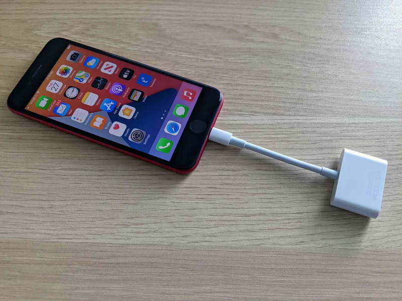 can a iphone 8 display on an lcd projecto_3