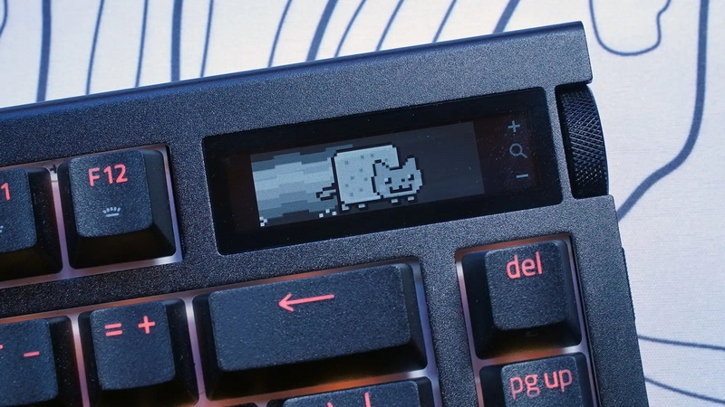 can small oled screen on steelseries keyboard show pictures_3