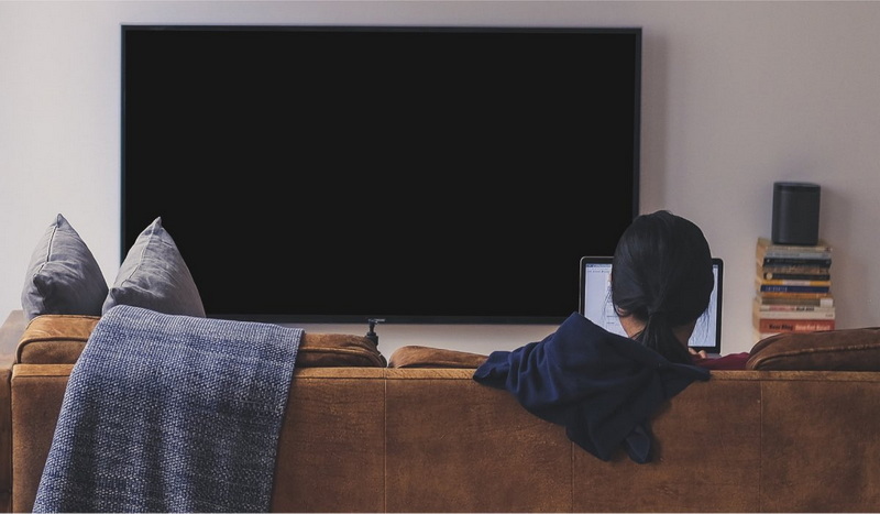 Clean Samsung OLED TV Screen Safely