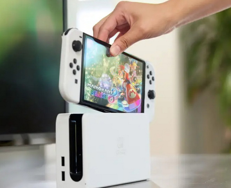 does switch oled have bigger screen_4