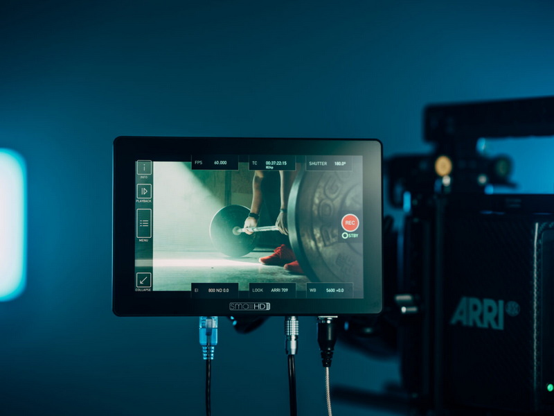 does the lcd cinema display monitor have a camera_2