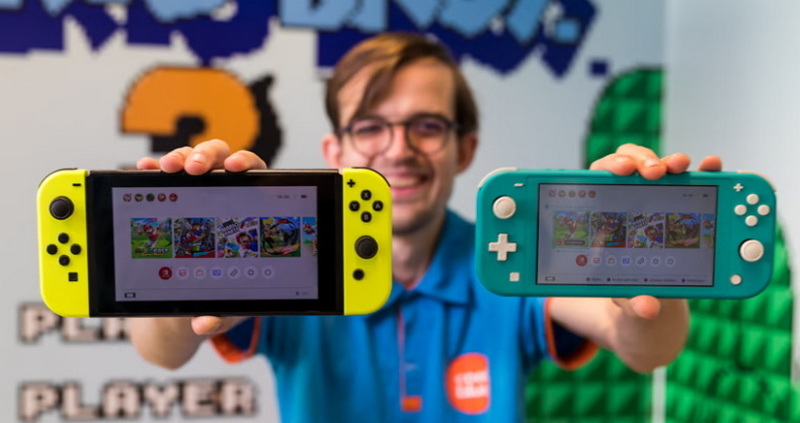 how big is the switch oled screen_3