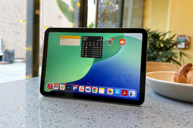 iPad Pro Mini OLED