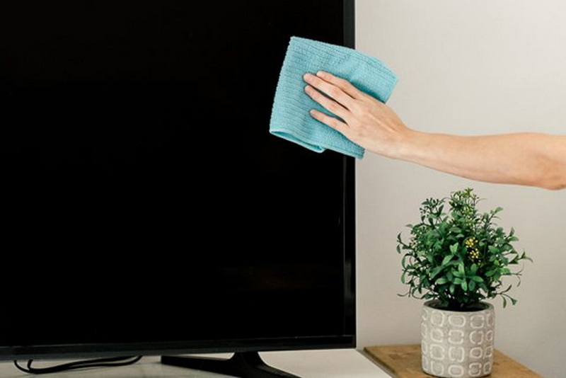 How To Clean A Lcd Display Tv?
