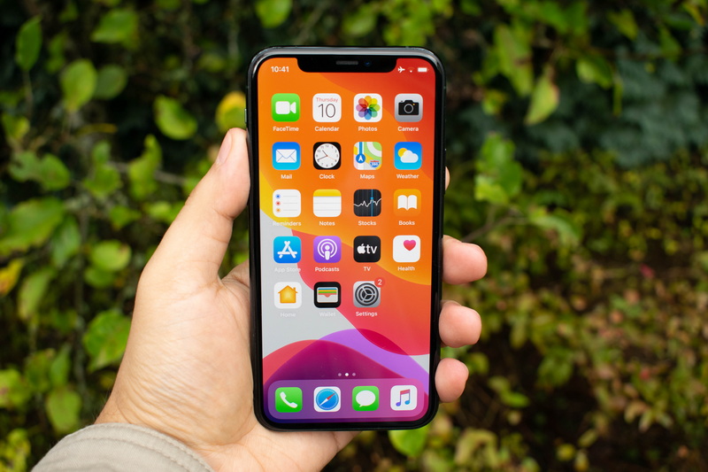 Does Iphone 11 Have A Oled Screen?