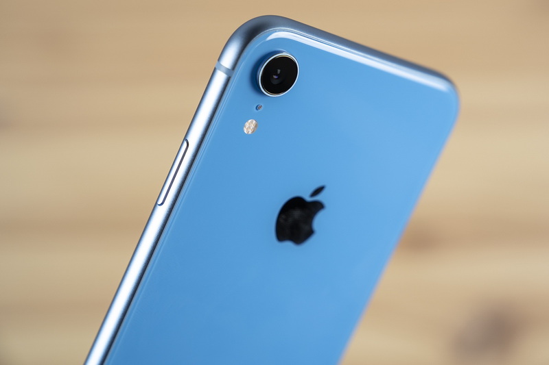 does iphone xr have oled screen_3