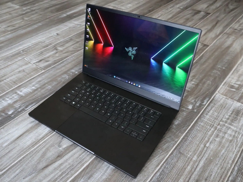 Does Razer Blade 2015 Have OLED