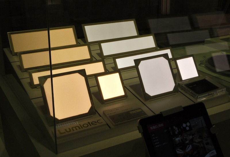 OLED Gray Color Rendering