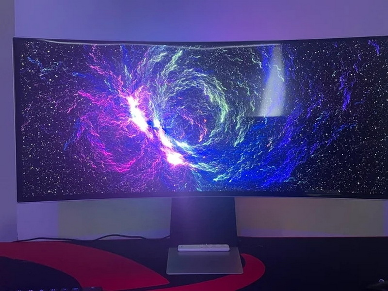Is A Black Screen Saver Best for An OLED Screen?