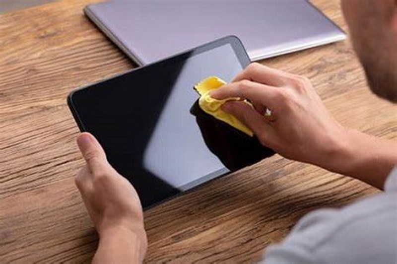 How To Clean Lcd Display_2