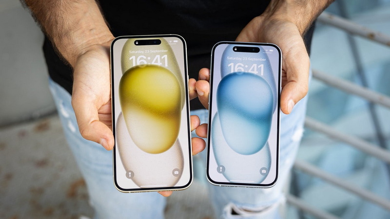 does iphone 15 plus have oled screen_3